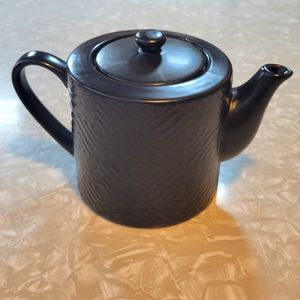 Ceramic Teapot w/ Mesh Basket
